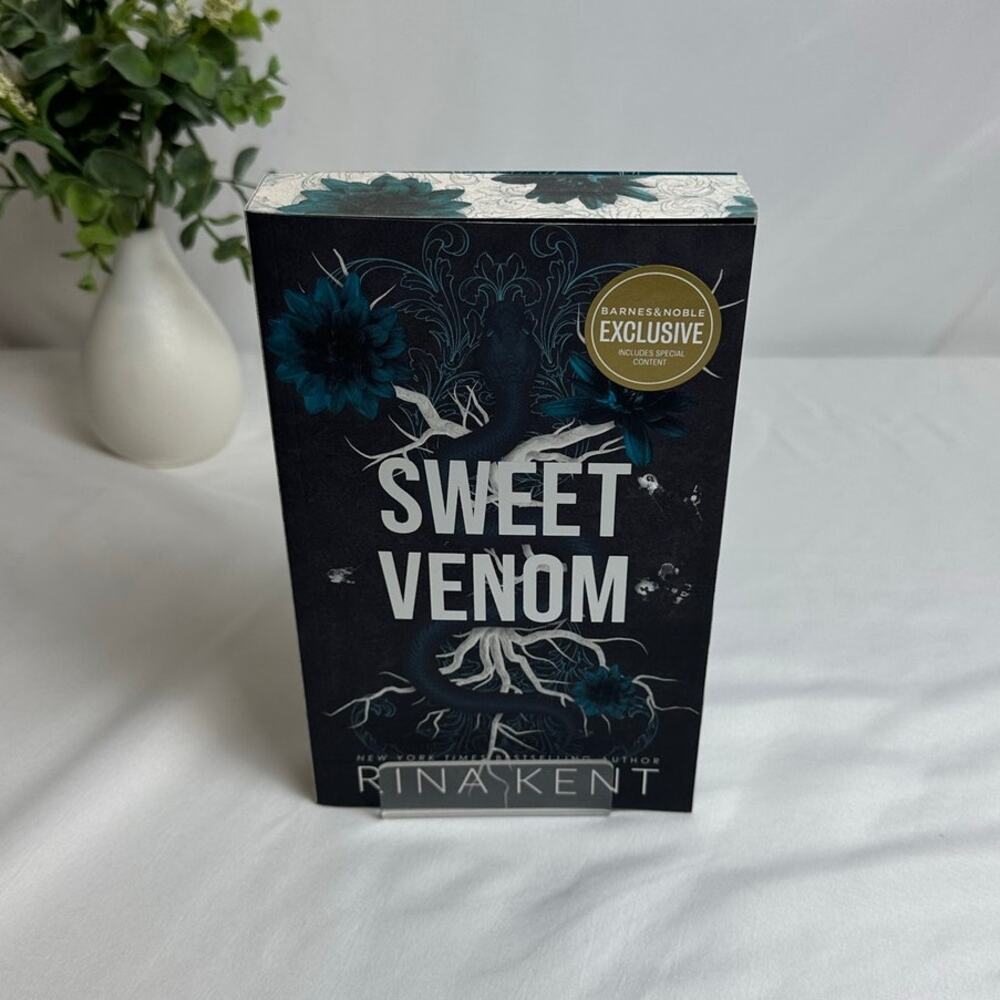 Sweet Venom Rina Kent B&N Exclusive Sprayed Edges Paperback Dark Romance NEW